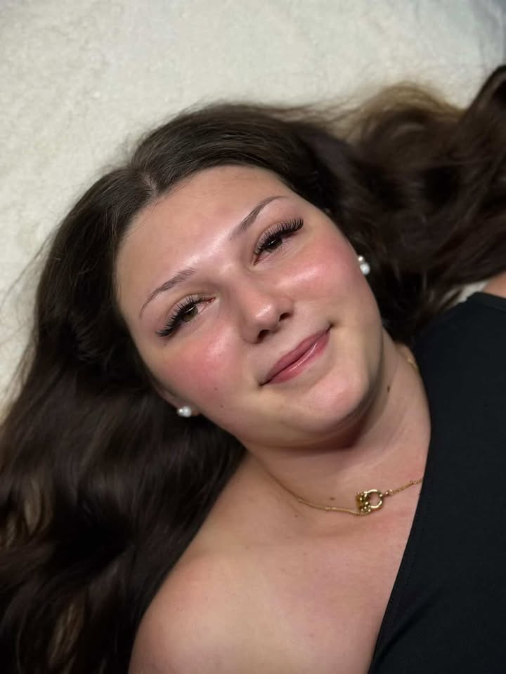 Professionelle Wimpernverlängerung bei Aestheticbeauty Nürnberg und Feuchtwangen